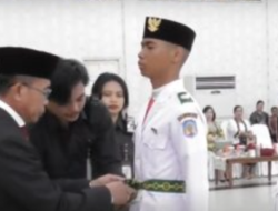 Pj Bupati Kukuhkan Kontingen Paskibra Mura