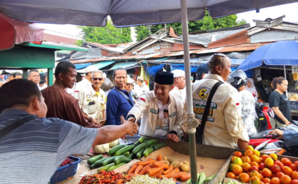 Fairid-Zaini Silaturahmi dengan Pedagang Pasar Besar