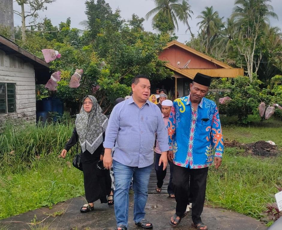 Halikinnor Janji Bangun Infrastruktur di Pulau Hanaut