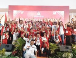 Ketua Perpedayak Ajak Pasukan Merah Menangkan Taty-Joni Ketua Perpedayak Ajak Pasukan Merah Menangkan Taty-Joni