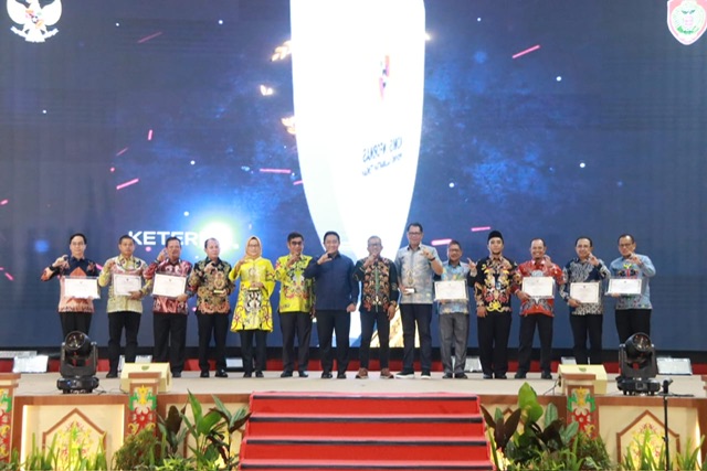 Puncak Monev Keterbukaan Informasi, KI Kalteng Gelar Penganugerahan Untuk Badan Publik