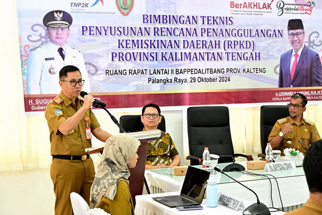Kepala Bappedalitbang Prov. Kalteng Buka Bimtek Penyusunan Rencana Penanggulangan Kemiskinan Daerah