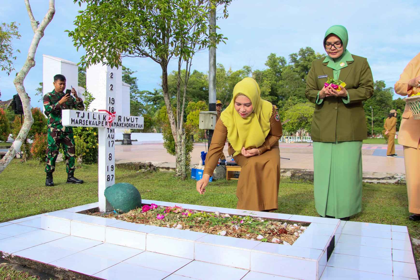 ZIARAH PERINGATAN HARI IBU KE-96 -Perempuan Bukan Hanya Penerima Manfaat Pembangunan, Tetapi Agen Perubahan