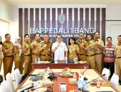 Teras Narang Kunjungi Bappedalitbang Kalteng