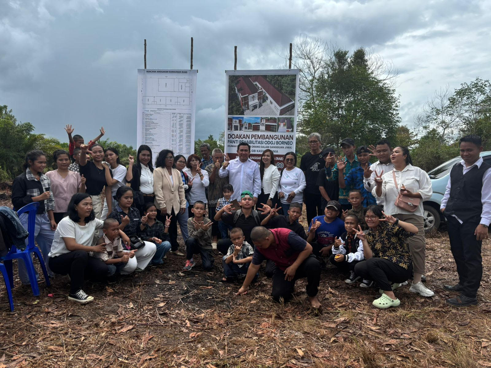 Pdt Eden Rambing Lakukan Peletakan Batu Pertama Panti Rehabilitasi ODGJ dan Gereja