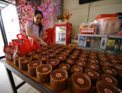 Kue Keranjang 3 Generasi Laris Jelang Imlek