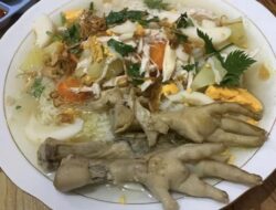 Eskplore Kuliner Warung Jabrik, Ada Camilan hingga Es Segar