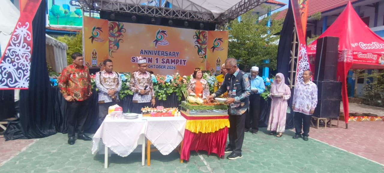 SMA Negeri 1 Sampit Rayakan Ulang Tahun Ke-62