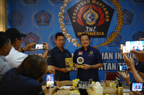 Kunjungi PWI Kalteng, Teras Narang Diskusi Bersama Wartawan