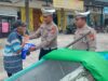 Satlantas Kobar Bagikan Paket Sembako ke Masyarakat Kurang Mampu