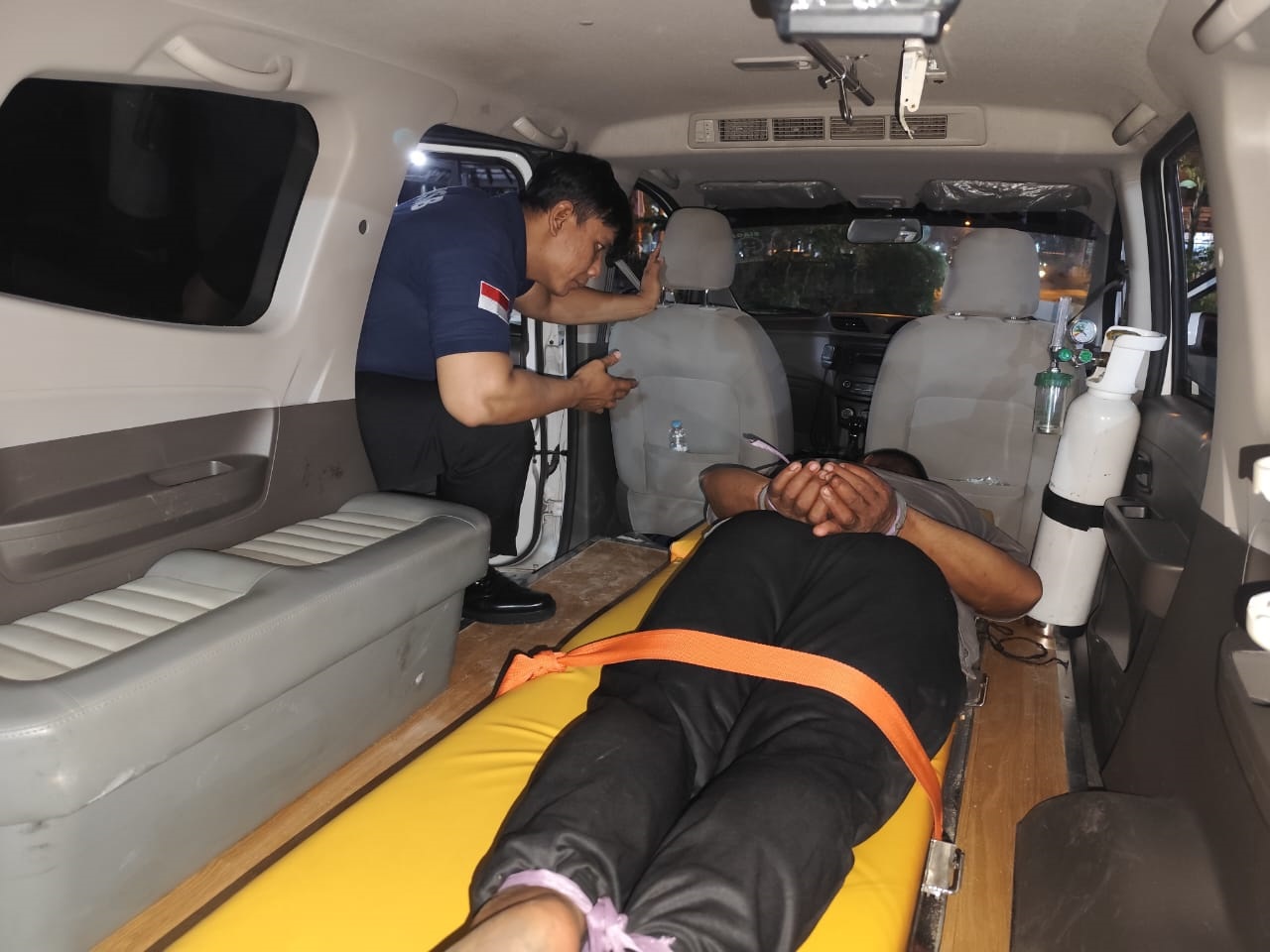 Mengamuk, ODGJ Diamankan dari Jalan Seth Adji