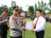 Kapolres Bartim Beri Penghargaan Personel Berprestasi