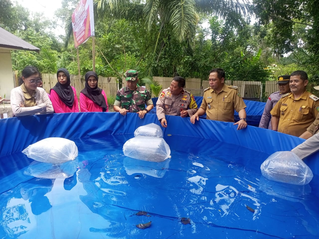 Polsek Bukit Batu Kelola Hidroponik dan Kolam Lele