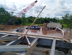 Jembatan Muara Terusan Ambruk