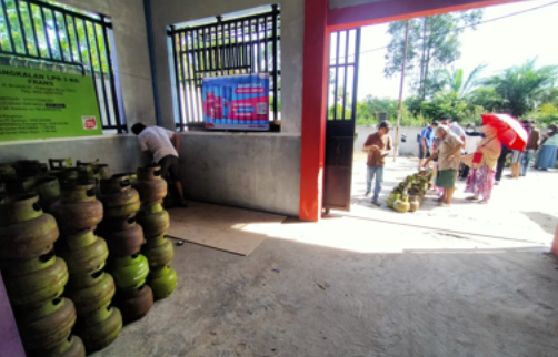 HANYA DI PANGKALAN RESMI-LPG 3 Kg Dilarang Dijual di Pengecer