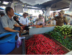 PEMKO SIDAK PASAR -Jelang Ramadan, Harga dan Stok Bapok Stabil