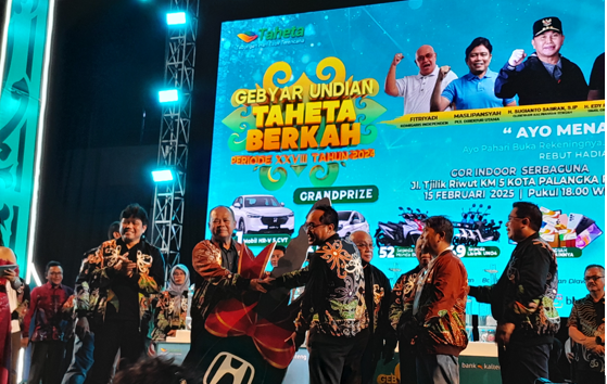 UNDIAN TAHETA BERKAH BANK KALTENG-Hadiah Utama Diraih Nasabah dari Sampit