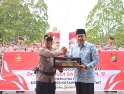 Di akhir Masa Purna Tugas Pj Bupati Budi Santosa, Kapolres Kobar Berikan Kejutan 