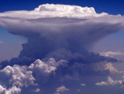 Waspada Awan Cumulonimbus di Kalteng