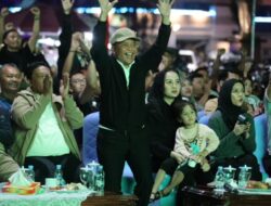Gubernur dan Wagub Nobar Timnas Vs Bahrain Bersama Ratusan Warga
