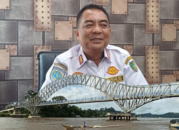 Tongkang Batu Bara dan Kayu Log Dilarang Lewat Jembatan Hasan Basri Muara Teweh