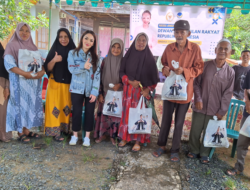 Andina Reses 4 Desa di Kuala Kapuas, Bagikan Ratusan Paket Sembako