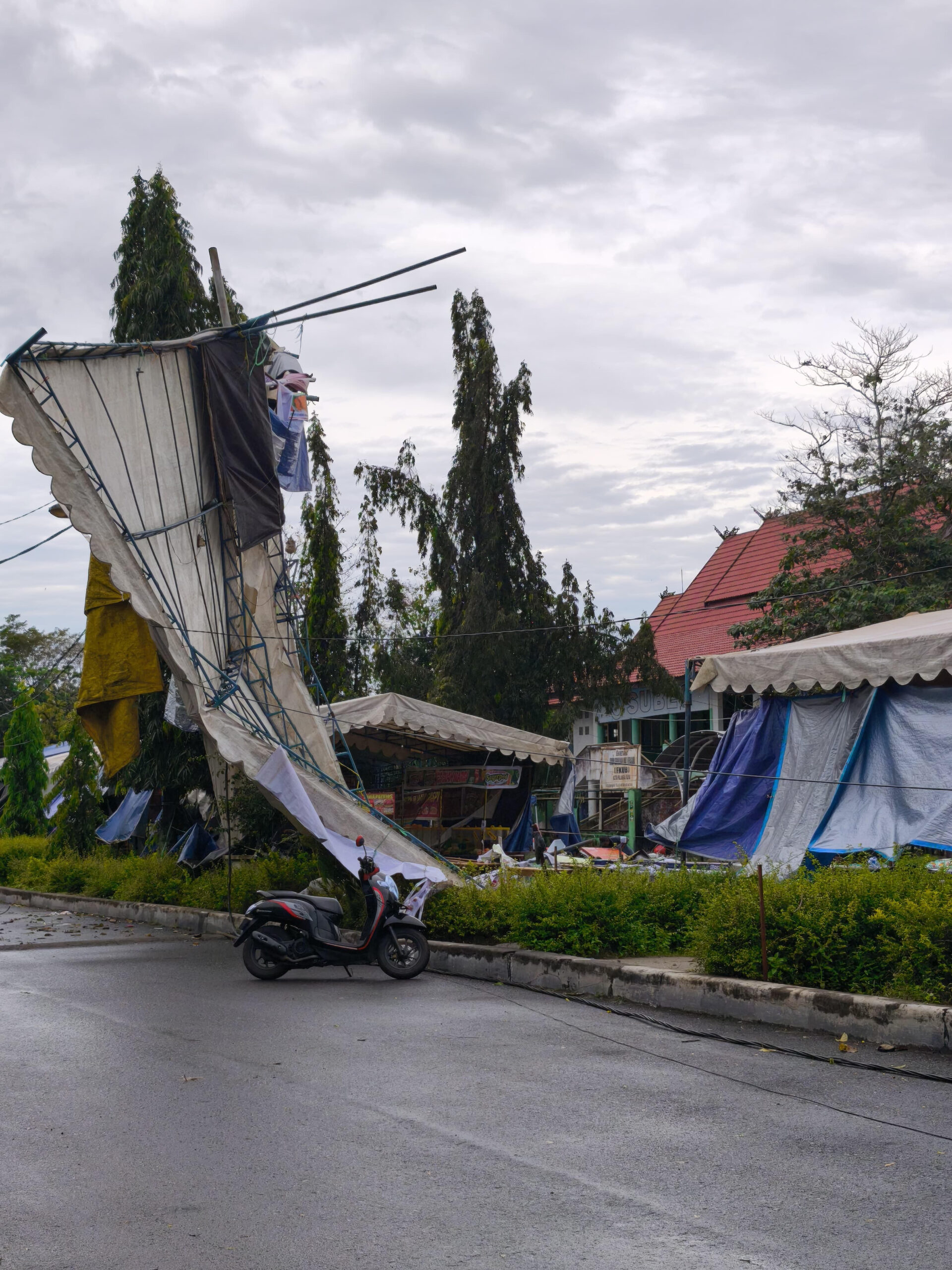 Angin Kencang Terjang Kota Palangka Raya