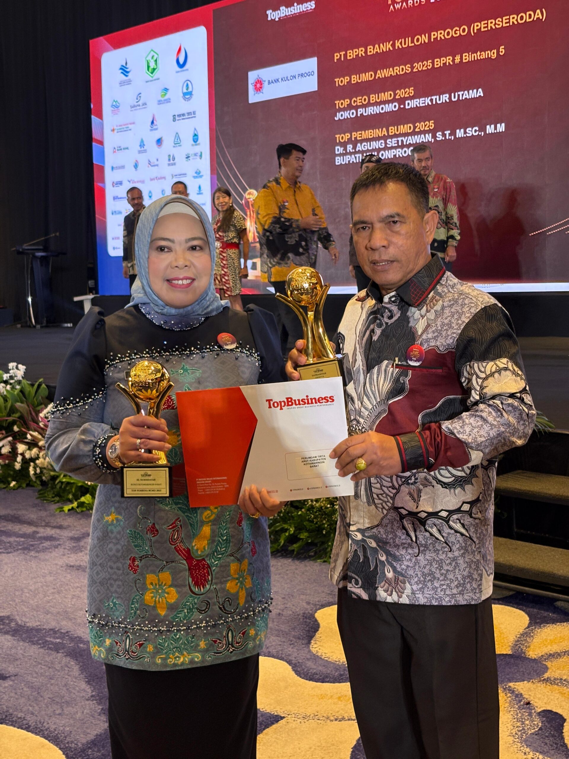 Predikat Bintang 5, Perumda Air Minum Tirta Arut Kobar Raih Penghargaan Tertinggi Top BUMD Awards 