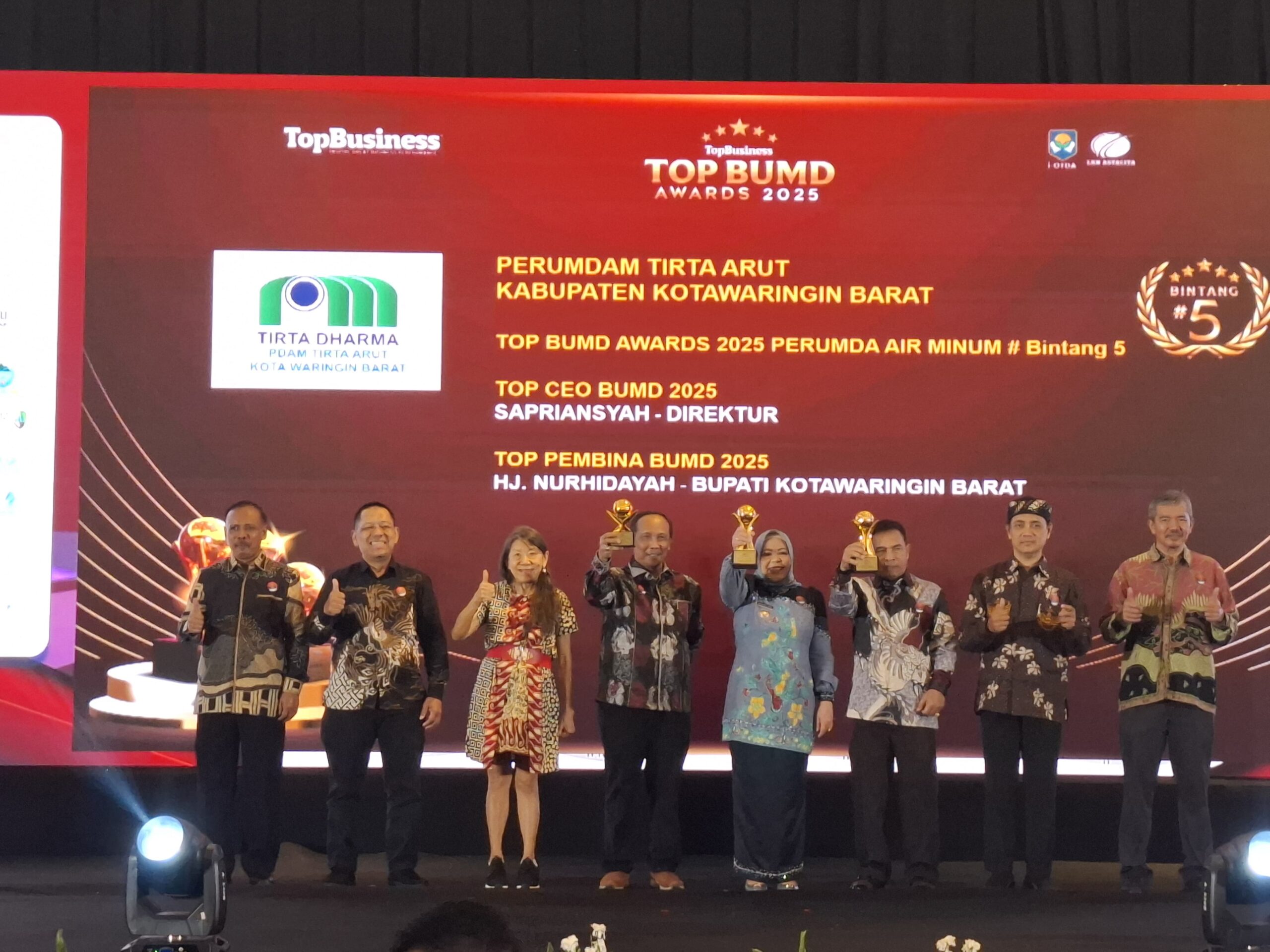 Predikat Bintang 5, Perumda Air Minum Tirta Arut Kobar Raih Penghargaan Tertinggi Top BUMD Awards 