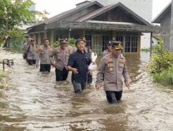 Kapolres Barsel Cek Jalan Trans Kalimantan Terendam Banjir 