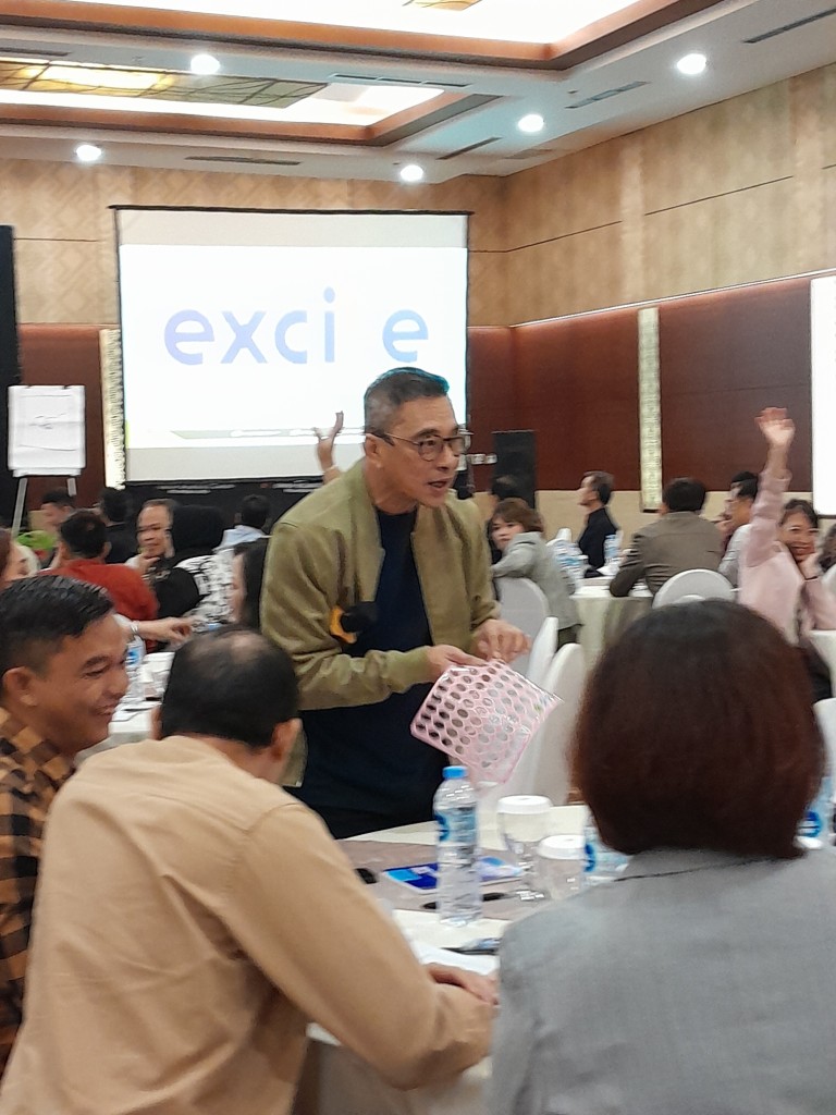 Tingkatkan Semangat Kerja Pegawai, Bank Kalteng Hadirkan James Gwee