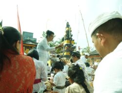 Penuh Khidmat, Umat Hindu Rayakan Galungan