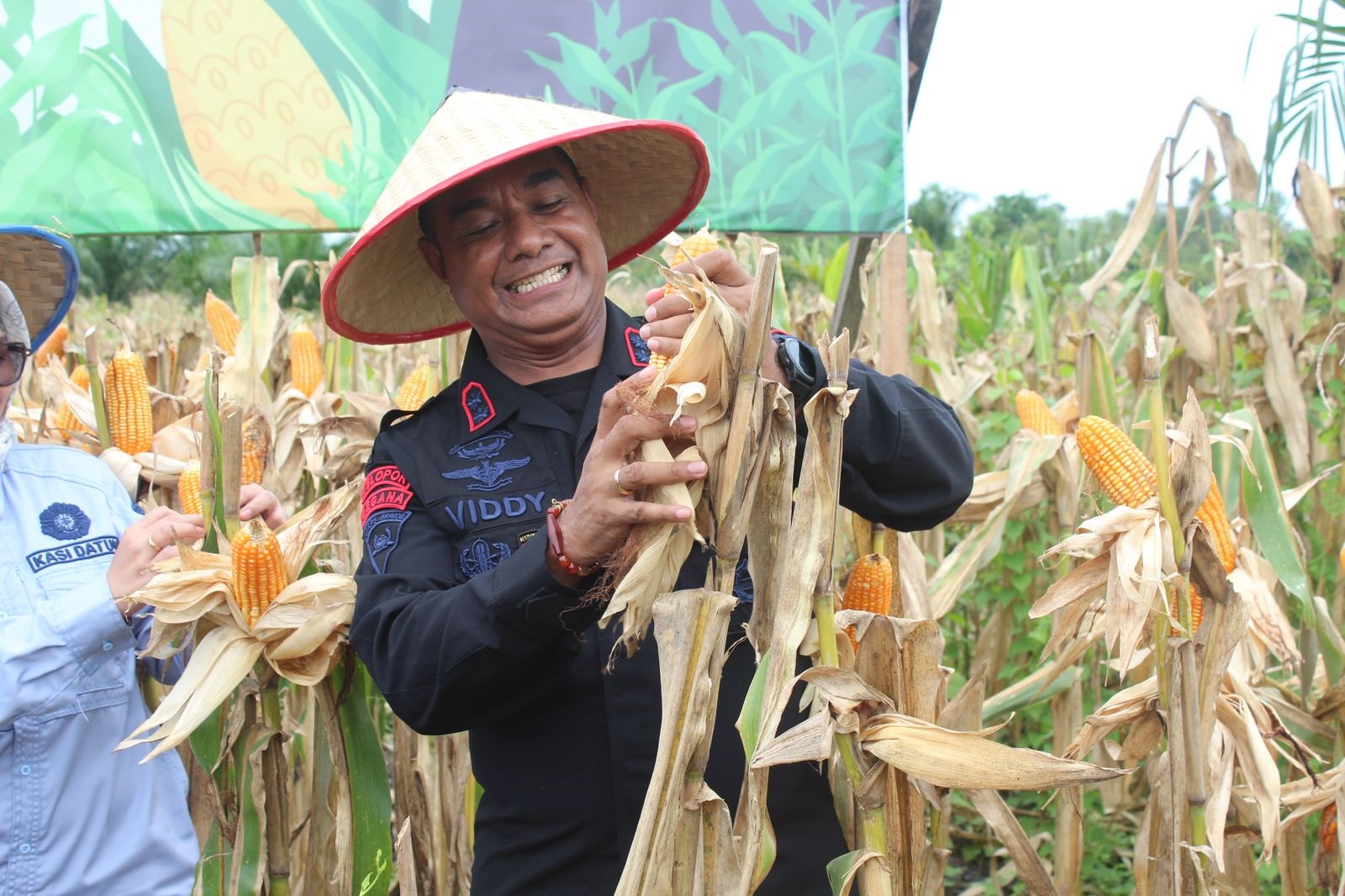 Brimob Kalteng Panen Raya Jagung di Sampit dan Pangkalan Bun