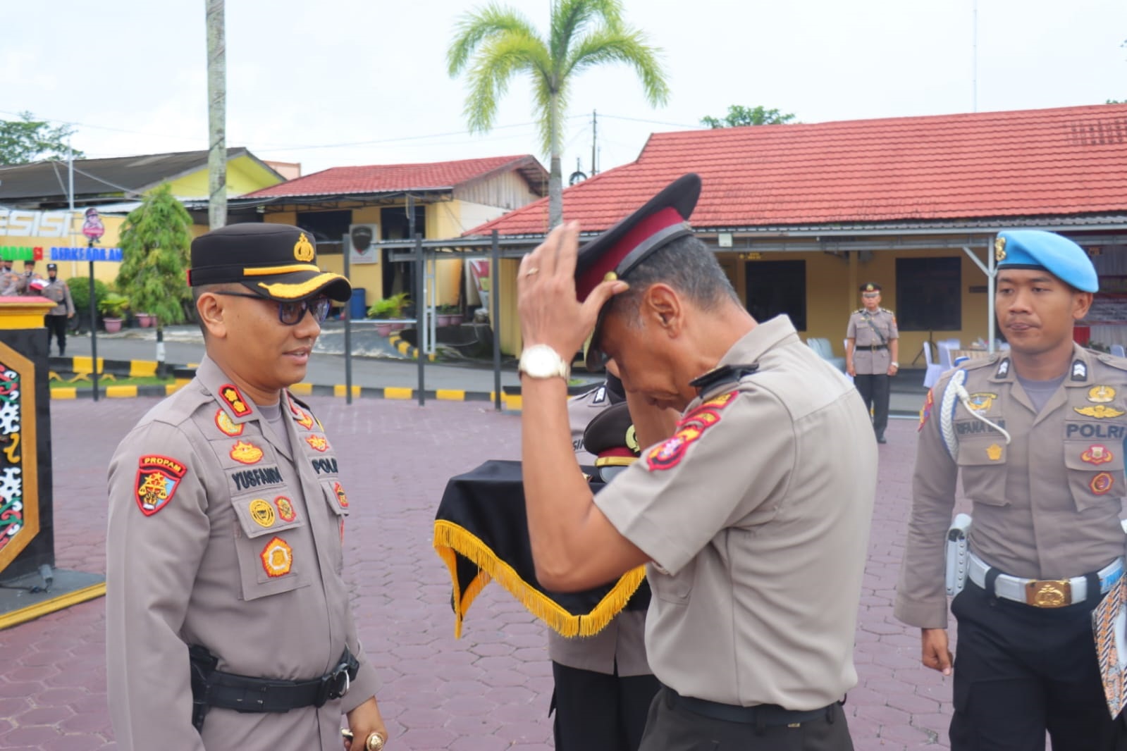 Kapolres Kobar Pimpin Upacara Kenaikan Pangkat