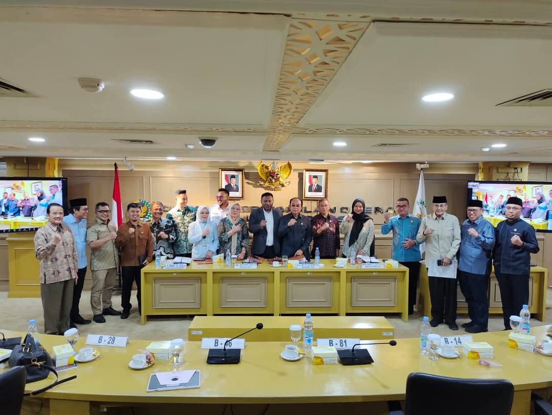 AGUSTIN TERAS NARANG MENGINGATKAN: Tumpang Tindih Kebijakan Hambat Pembangunan Daerah