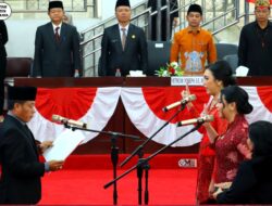 Ketua DPRD Lantik 2 Anggota PAW DPRD Mura