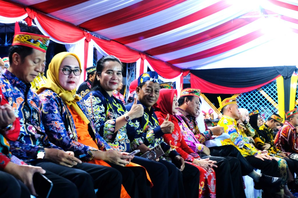 Bupati dan Ketua PKK Murta Hadiri Penutupan FBIM Tahun 2025