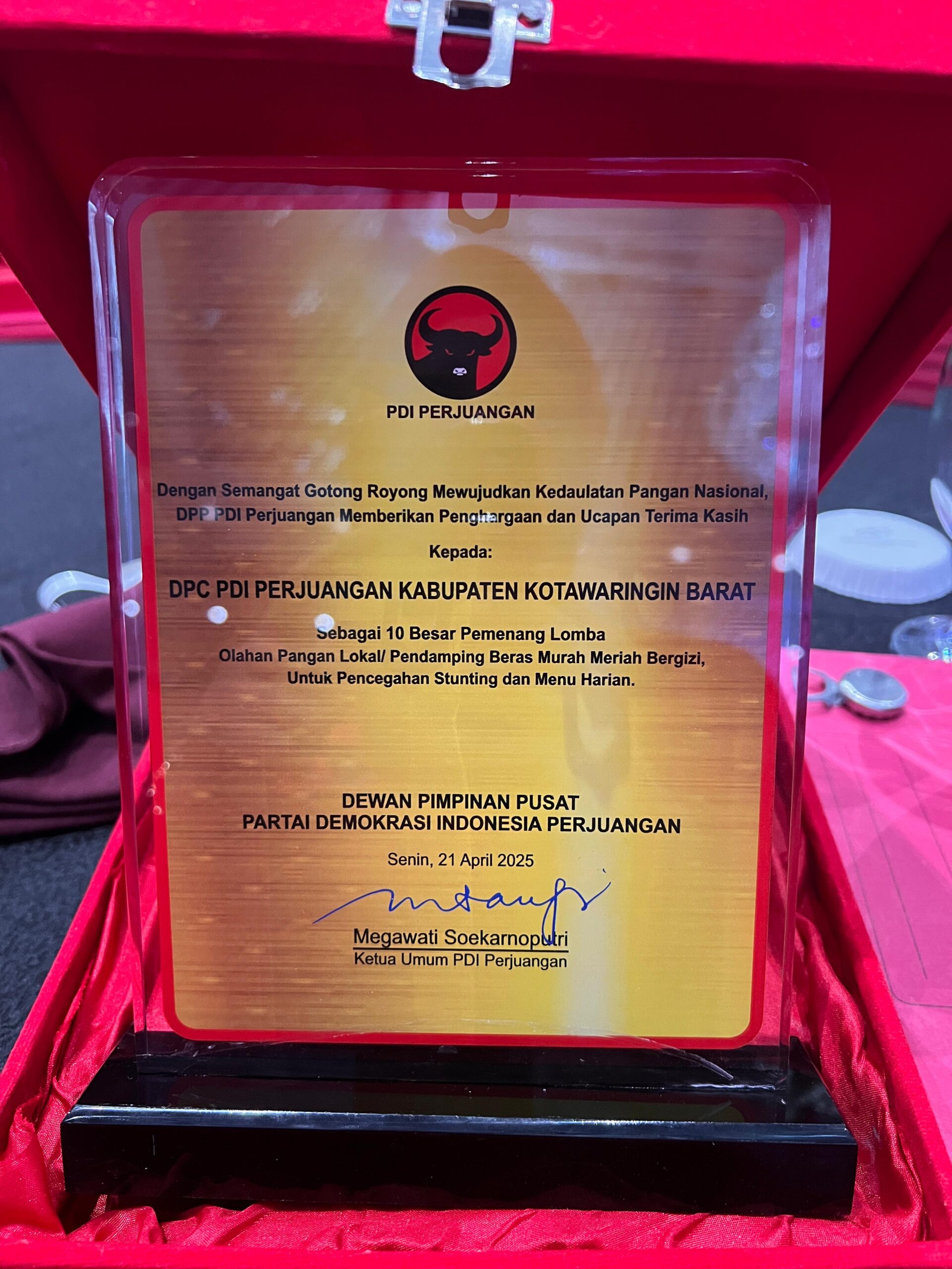 DPC PDIP Kobar Raih Penghargaan Trisakti Tourism Award 2025