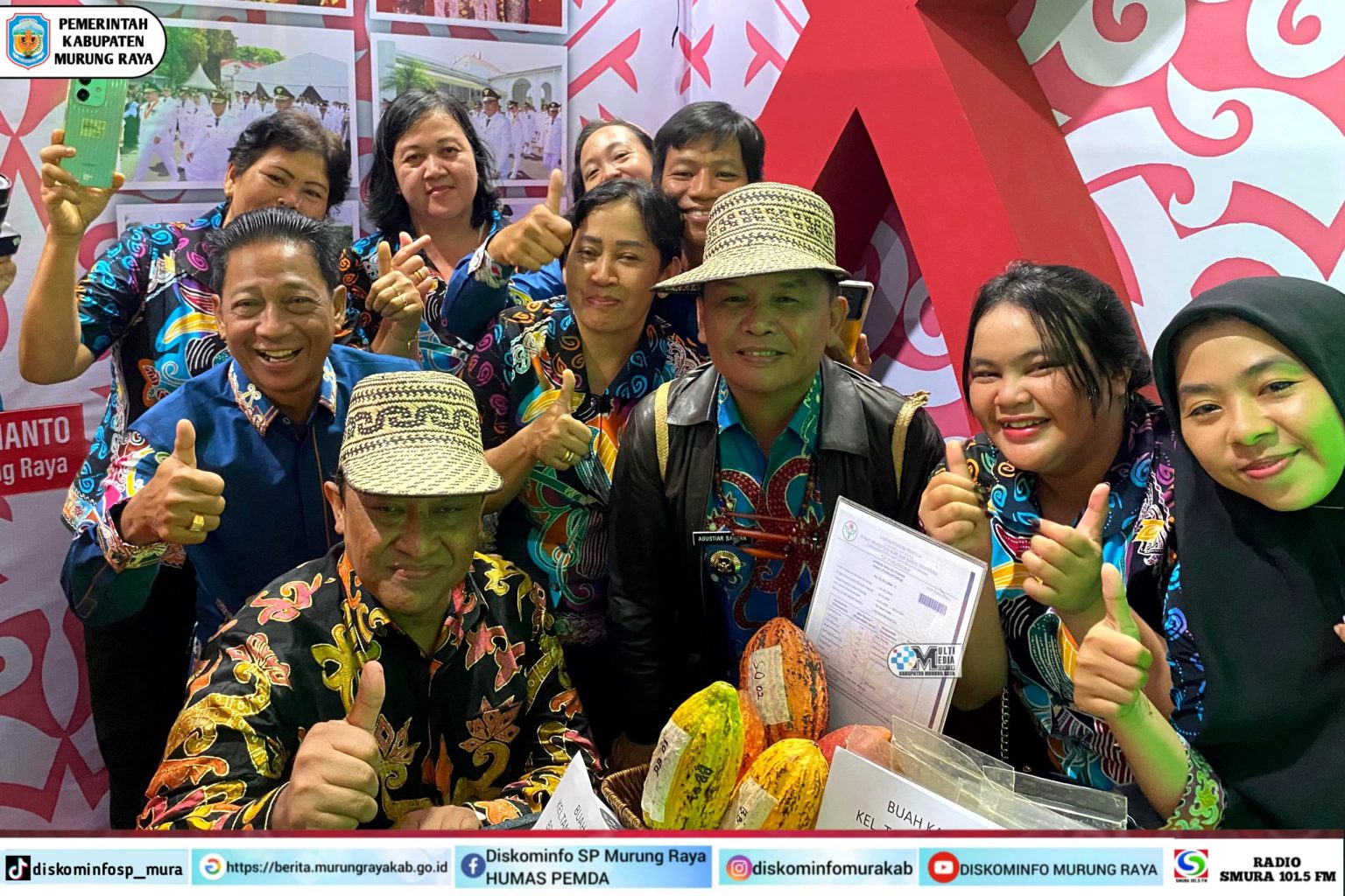 Gubernur dan Wagub Kalteng Kunjungi Stand Murung Raya