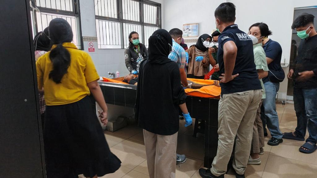 Waria Ditemukan Tak Bernyawa di Tribun Sanaman Mantikei