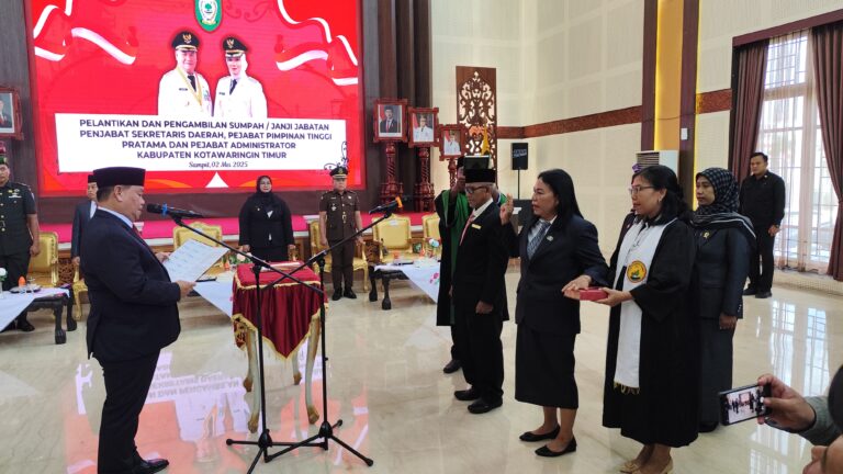 Bupati Kotim Lantik Pj Sekda dan 7 Plt Kepala SOPD