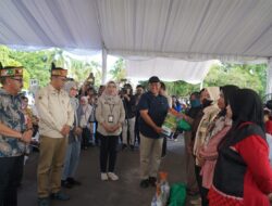HUT KALTENG-3.000 Paket Sembako Dibagikan Gratis