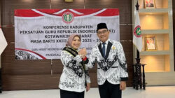 Bupati Dikukuhkan sebagai Ibunda Guru Kabupaten Kotawaringin Barat, Dedikasi Terhadap Dunia Pendidikan 