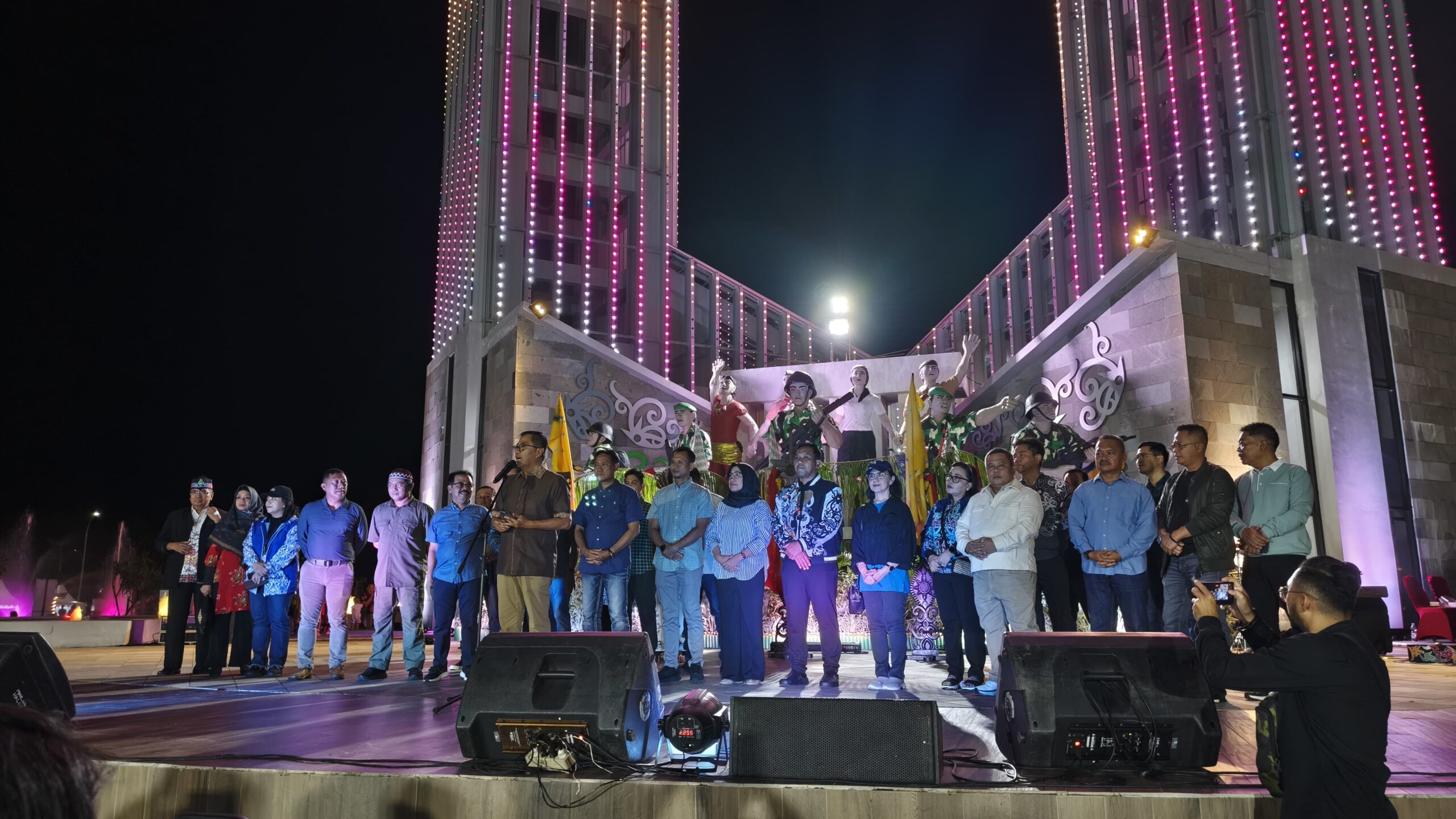 GEMERLAP HUMA BETANG NIGHT-Gubernur Agustiar Ajak Masyarakat Jaga Kelestarian Budaya