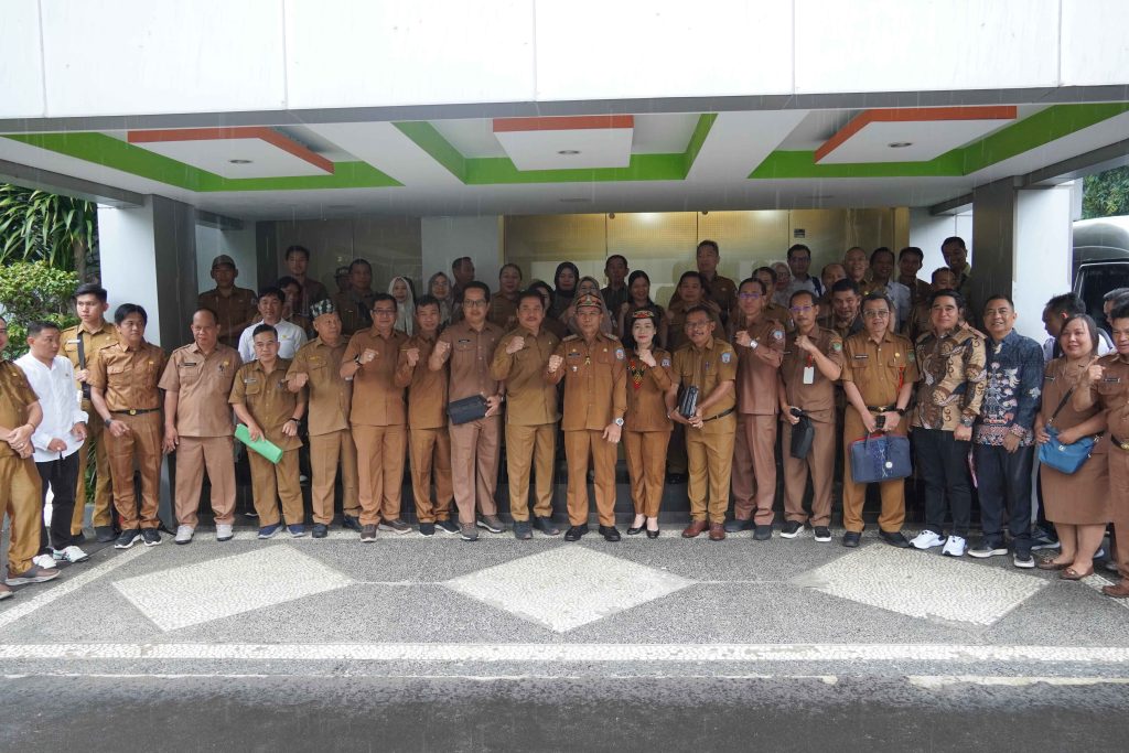 Pj Bupati Mura Murung Raya Lakukan Evaluasi Kinerja di Kantor Inspektorat Jenderal Kementerian Dalam Negeri RI