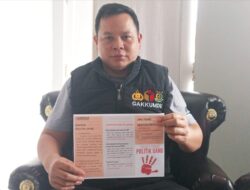 Stiker Paslon Disertai Uang Tak Terbukti
