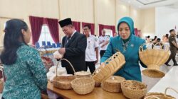 Bunda Literasi Katingan Sumiati Saiful Usul 161 Ribu Buku Bacaan ke BI