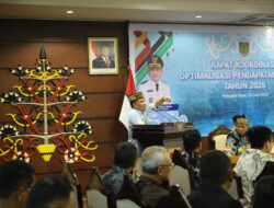 GUBERNUR WARNING PERUSAHAAN-Tak Bayar Pajak, Jangan Mimpi Dilayani
