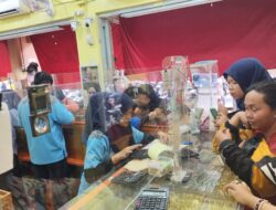Emas 99 Kembali Menguat, Warga Tetap Ramai Borong