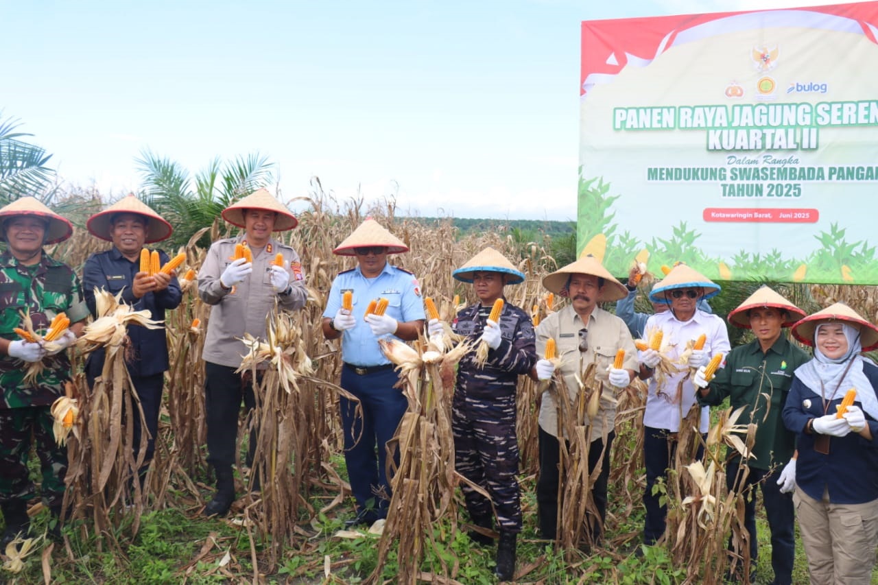 Polres Kobar Panen Raya Jagung Tahap II di Pangkalan Lada